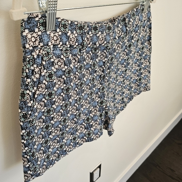 LOFT Blue Brown Mod Floral Print Linen Cotton Blend Riviera Shorts Size 2 - Picture 4 of 12